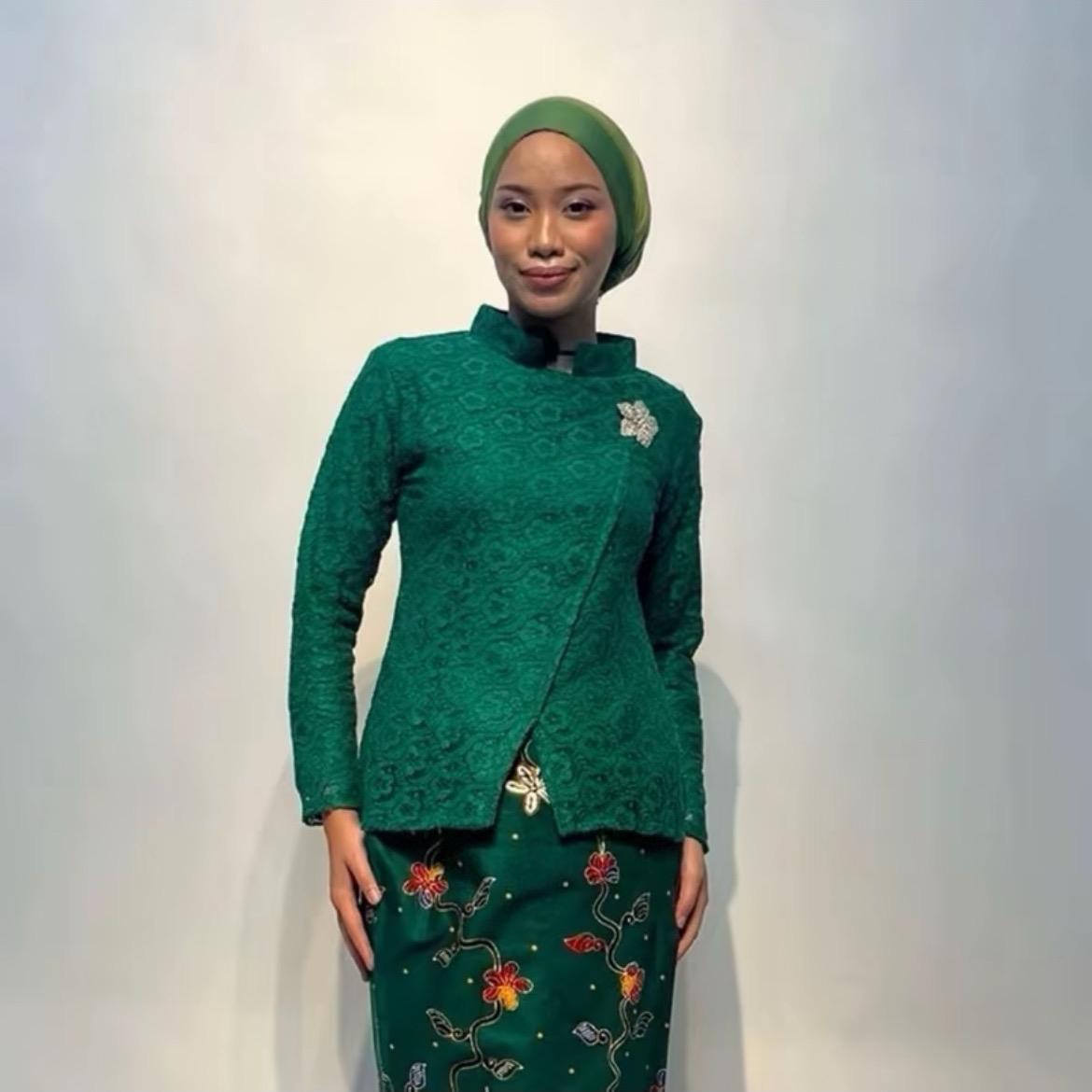 RIMBUNKL KEBAYA GADIS KRETEK (top only)