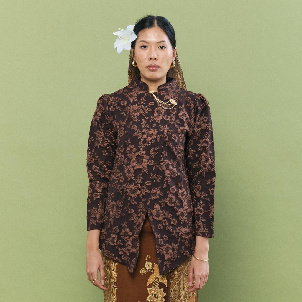 Kebaya Jenaya bunga besar with brooch - Top Only