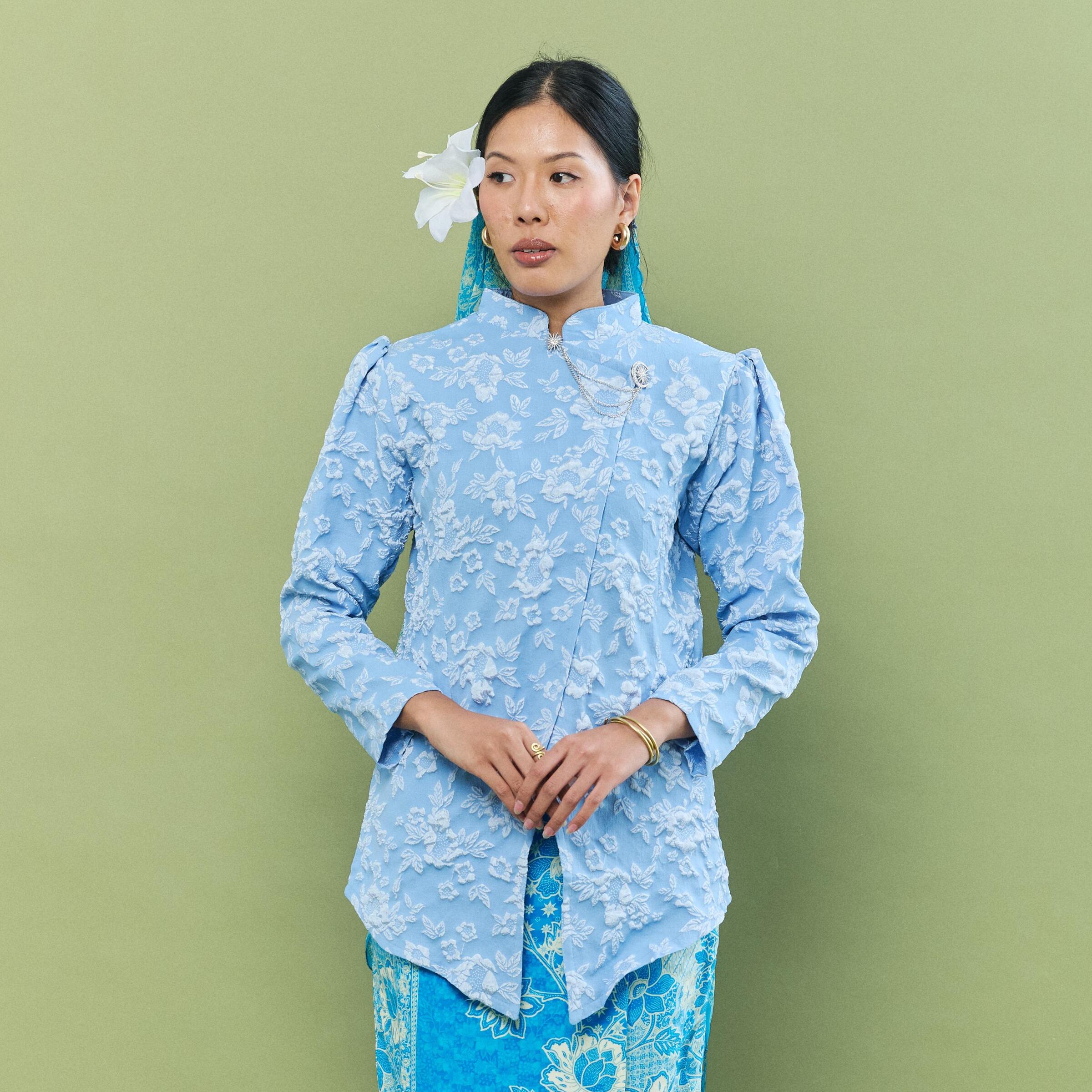 Kebaya Jenaya bunga besar with brooch - Top Only