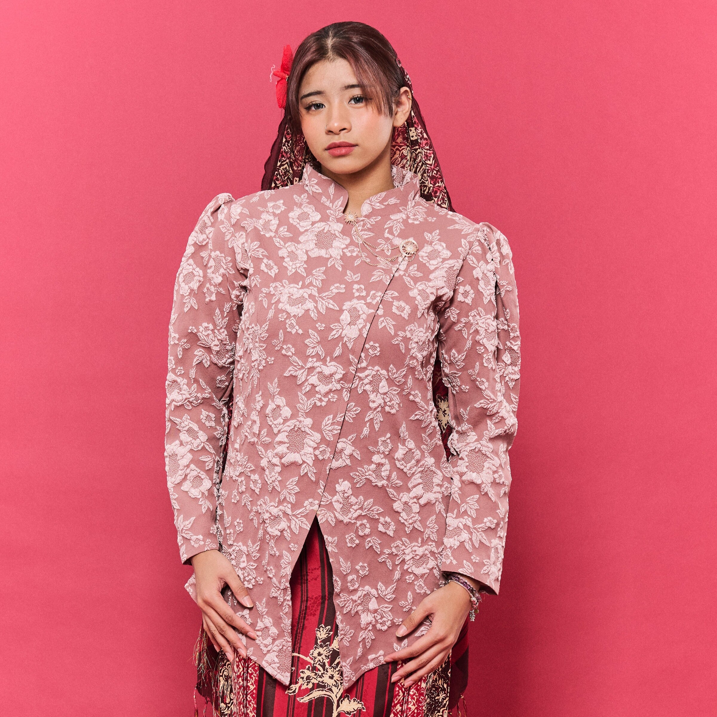 Kebaya Jenaya bunga besar with brooch - Top Only