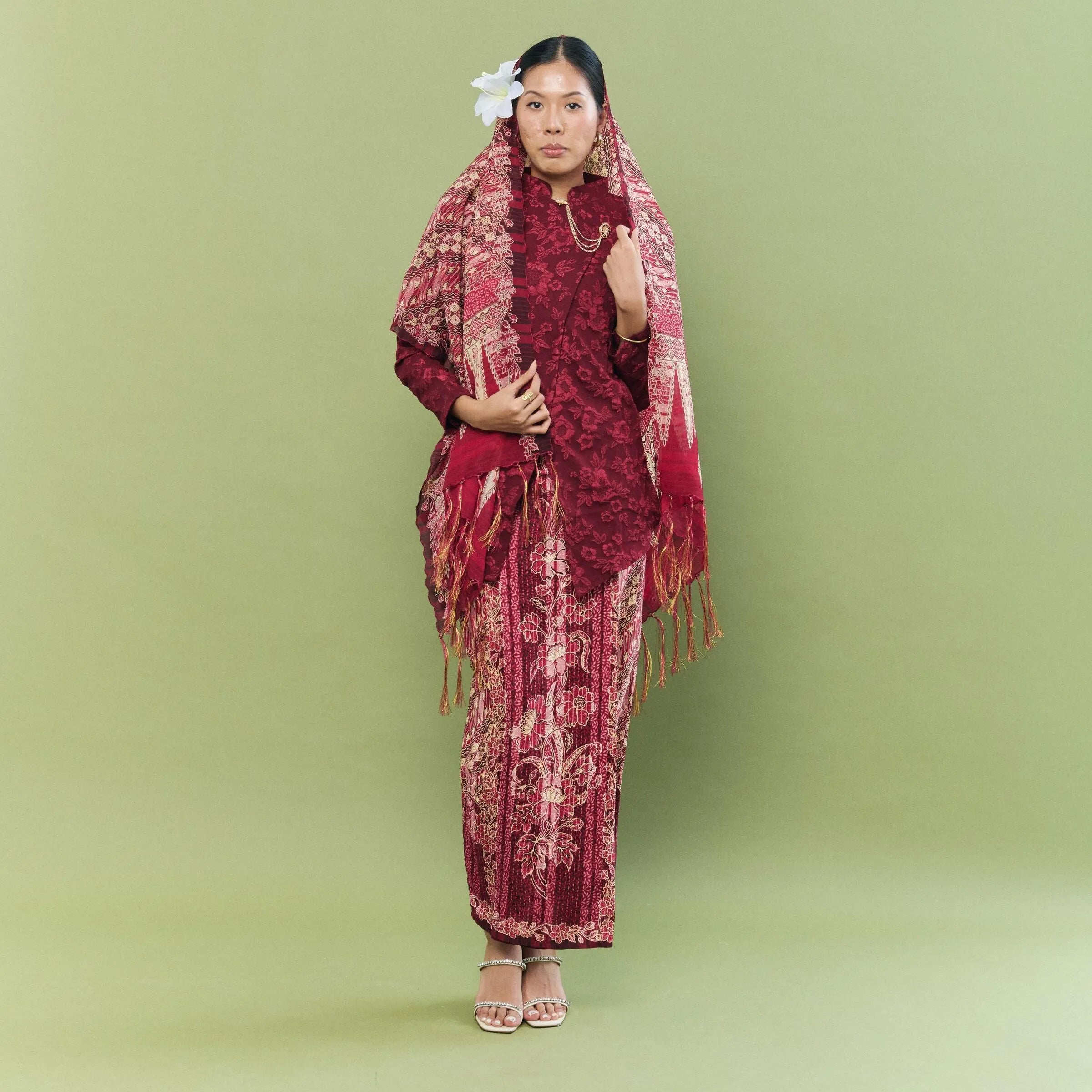 Kebaya Jenaya Set ( shawl + top + skirt)